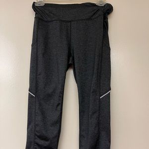 Capri workout leggings with pockets, medium